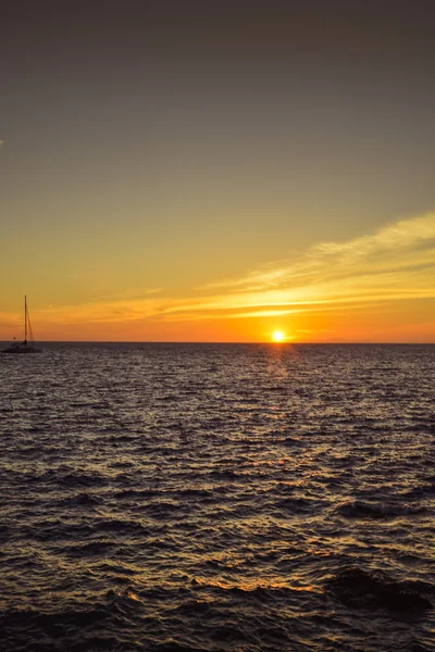 Coucher de soleil sur l'île de Santorin — Photo