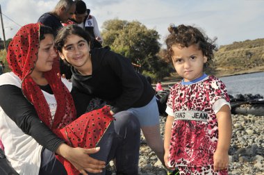 mülteci göçmenler, Lesvos şişme bot teknelerde geldi