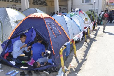 mülteci göçmenler, Lesvos şişme bot teknelerde geldi