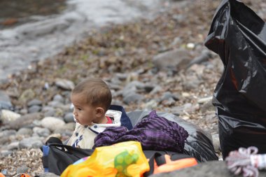 mülteci göçmenler, Lesvos şişme bot teknelerde geldi