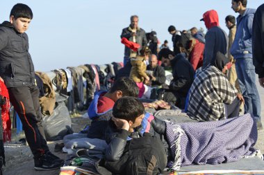mülteci göçmenler, Lesvos şişme bot teknelerde geldi