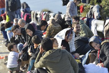 mülteci göçmenler, Lesvos şişme bot teknelerde geldi