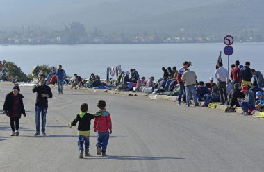 mülteci göçmenler, Lesvos şişme bot teknelerde geldi
