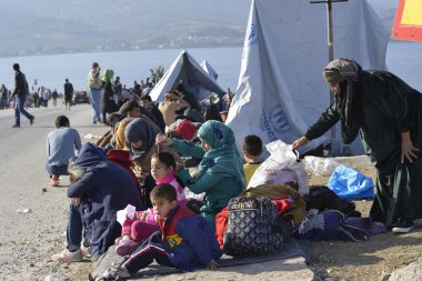 mülteci göçmenler, Lesvos şişme bot teknelerde geldi
