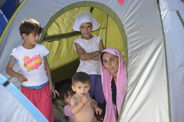 Flüchtlingsmigranten auf Lesbos in Schlauchbooten angekommen — Stockfoto