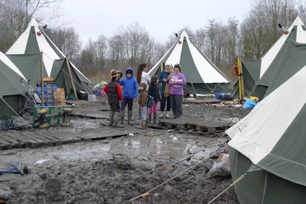 Campo de refugiados Grande-Synthe em França — Fotografia de Stock