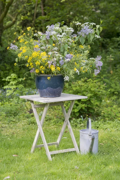 Bouquet primavera in giardino — Foto Stock