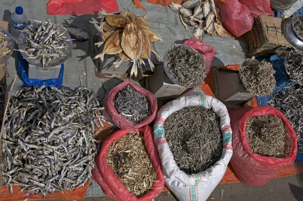 印尼弗洛雷斯市场上的干鱼 — 图库照片
