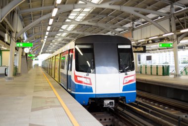 Toplu taşıma Skytrain