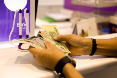 Adam el ile Vietnam para para bölümü 