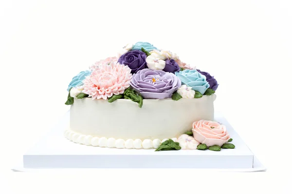 Geburtstagstorte mit bunten Blumen — Stockfoto