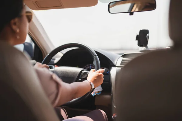 Woman Traveling Car Road Driving Car Highway — Stock Photo, Image