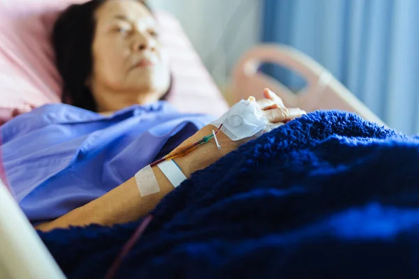 Pacientes Edad Avanzada Con Transfusión Sangre Hospital — Foto de Stock