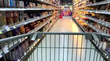 12 Haziran 2021: Hua Hin Tayland 'daki Villa Market' te tramvay taşıma