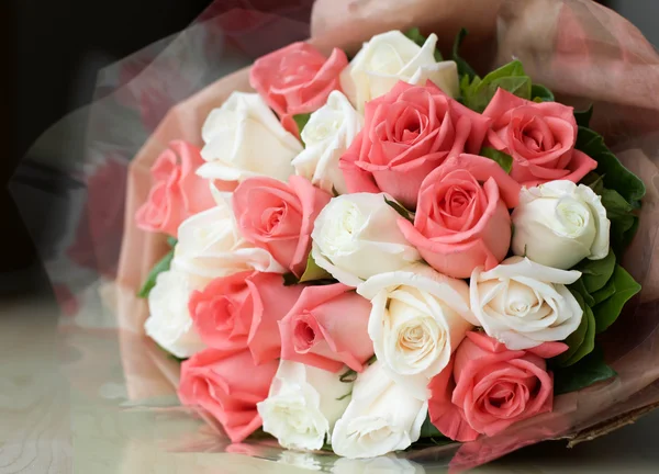 Bouquet pink and white roses  flower — Stock Photo, Image