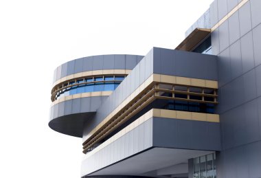 izole modern ofis binası