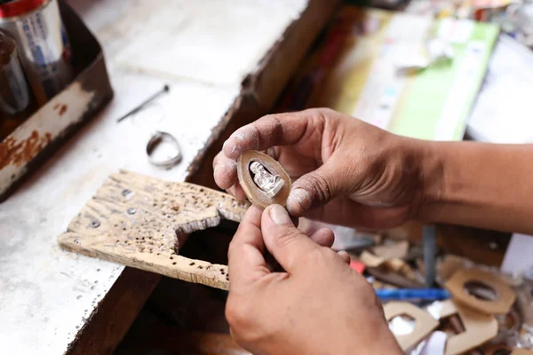 Marco de artesanía tailandés práctico para la pequeña imagen de Buda —  Fotos de Stock