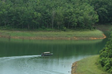 The charm of Kompe Peak, with lakes and small islands
