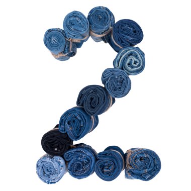 Denim sayısı 2 (iki) izole beyaz zemin üzerine