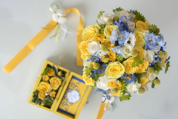 Detalhes do casamento buquê amarelo — Fotografia de Stock