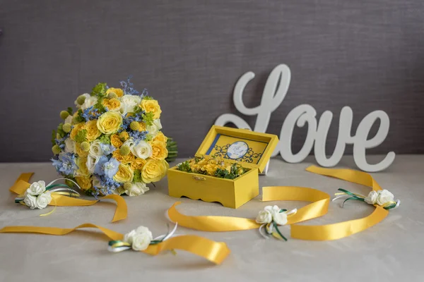 Bröllop Detaljer gul bukett — Stockfoto