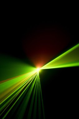 Lazer ışını siyah bir arka plan