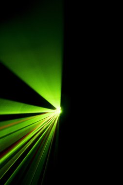 Lazer ışını siyah bir arka plan