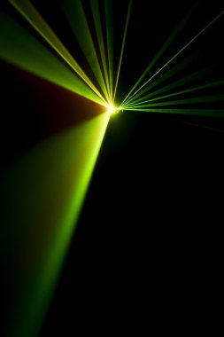 Lazer ışını siyah bir arka plan
