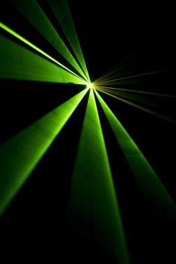 Lazer ışını siyah bir arka plan