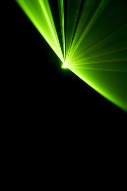 Lazer ışını siyah bir arka plan