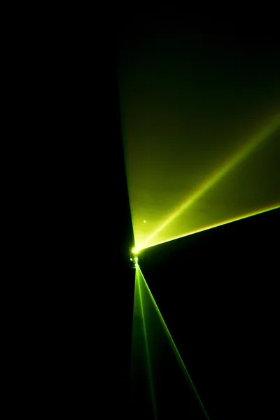 Лазерный луч не черный фон — стоковое фото