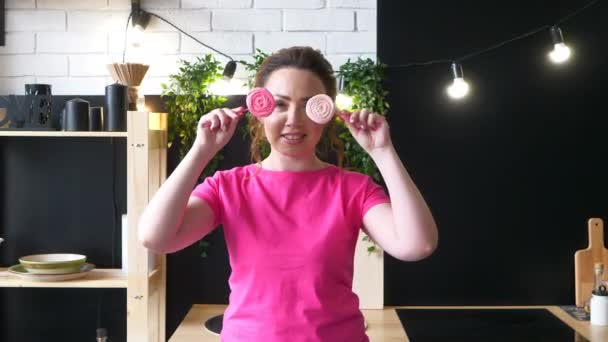 Confectioner Woman Playing Sweets Meringue Stick Closing Opening Eyes Indoors — Stock Video