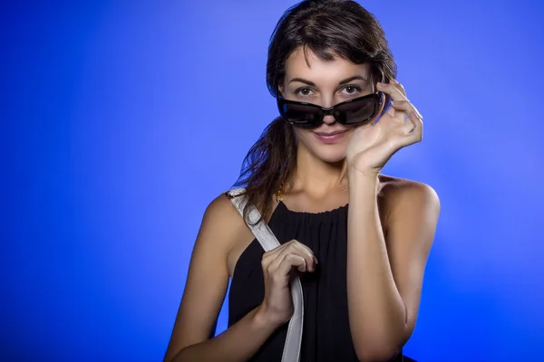 Female teen wearing sunglasses — Stock Photo, Image