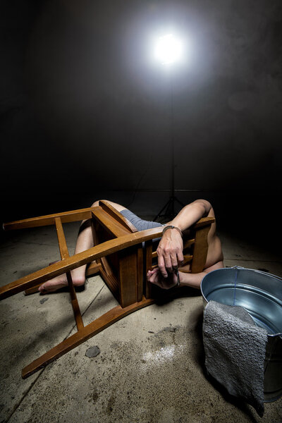 заключенный мужского пола
 