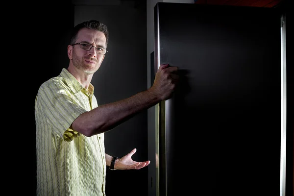 Man looking for food — Stock Photo, Image