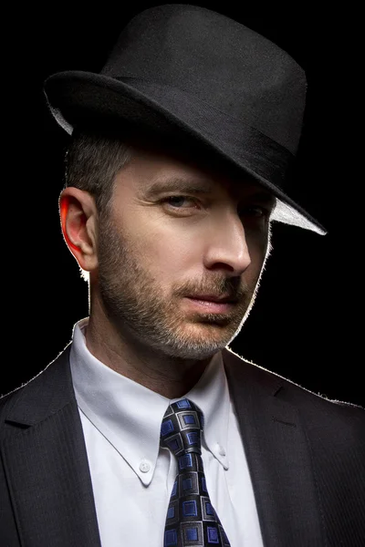 Uomo d'affari con cappello nero — Foto Stock