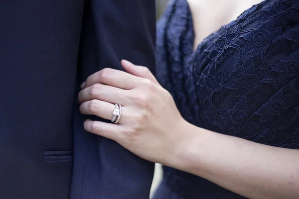 Man and woman  showing off  ring — Stock Photo, Image