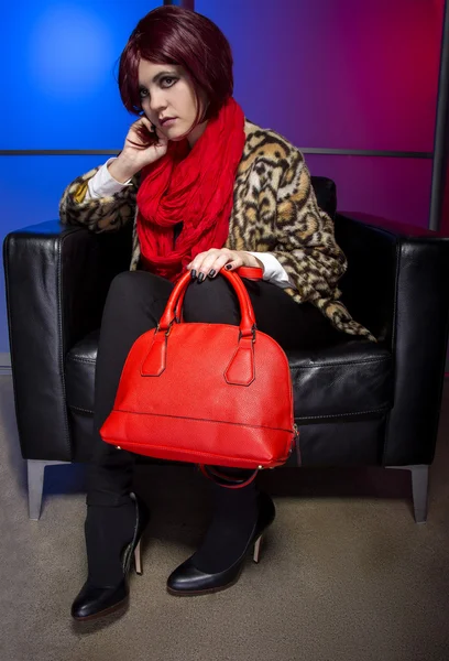 Female model with a purse posing — Stock Photo, Image