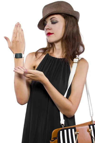 Mujer con un reloj inteligente genérico sin marca — Foto de Stock