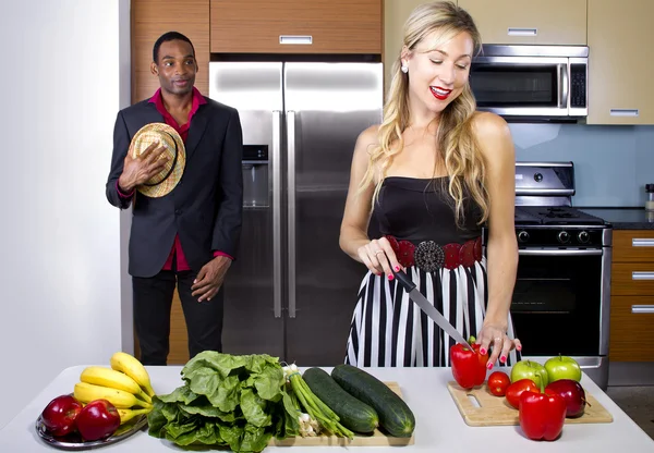 Couple preparing in the kitchen — Stock Photo, Image