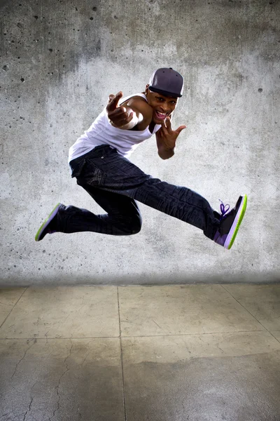 Hip hop dancer jumping — Stock Photo, Image