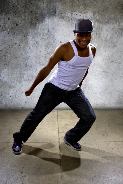 Man poserar hip hop dans — Stockfoto