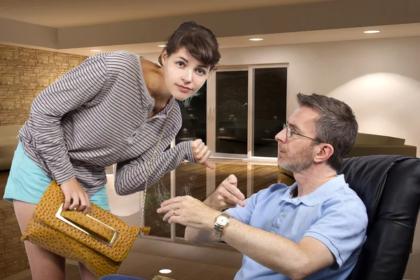 Vater wartet auf Tochter — Stockfoto