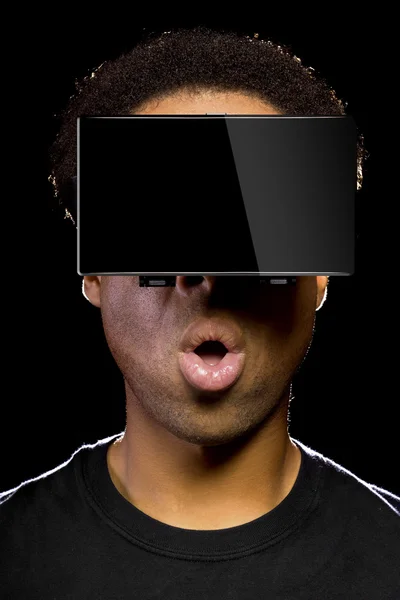Virtuele werkelijkheid hoofdtelefoon op zwarte man — Stockfoto
