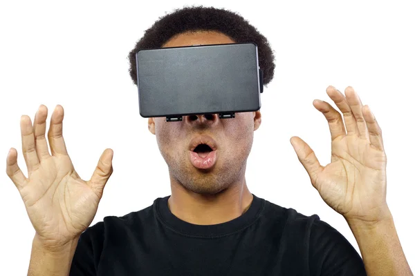 Masculin purtând căști de realitate virtuală — Fotografie, imagine de stoc