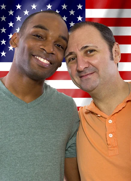Interracial gay couple celebrating 4th of July — Zdjęcie stockowe