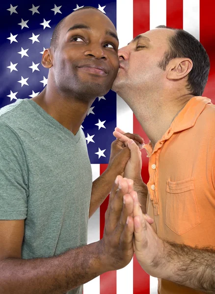Interracial gay couple celebrating 4th of July — Stock Photo, Image