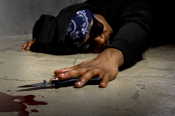 Человек в переулке убит ножом
