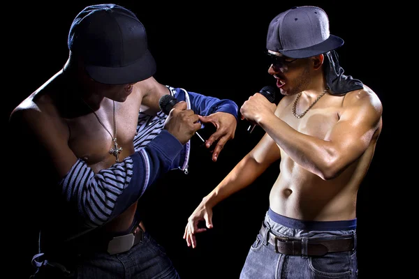 Twee rappers met microfoons — Stockfoto