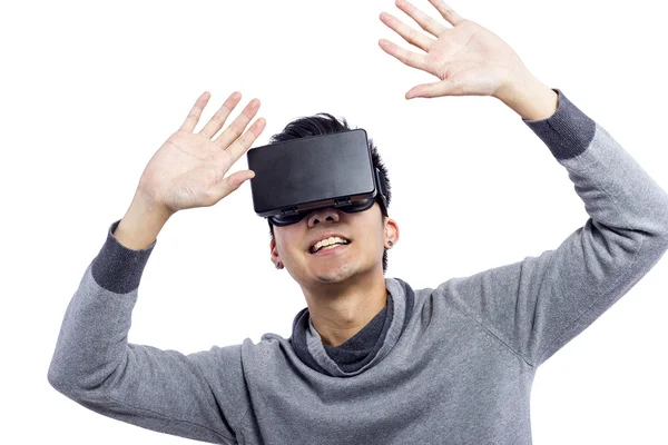 Man wearing virtual reality goggles — Stock Photo, Image